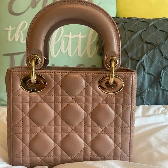 Mini Lady Dior - Picture 4 of 16